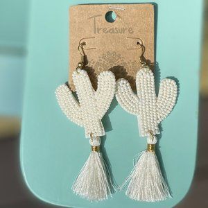 NEW - Cream bead dangle cactus earrings w/tassles